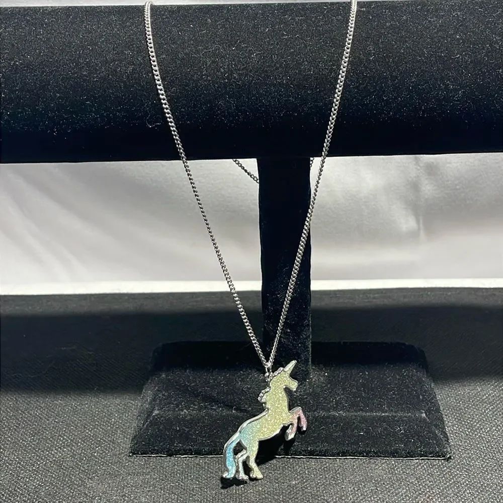 Unicorn pendent necklace